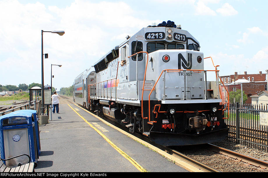 NJT GP40PH-2B #4213